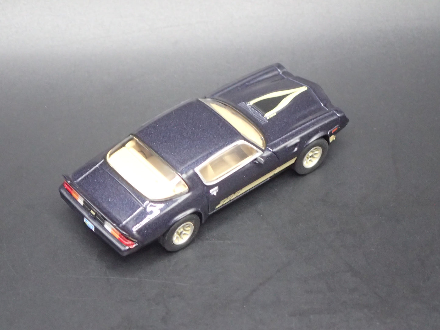 1981 81 CHEVY CHEVROLET CAMARO Z28 BLUE 1:64 SCALE DIORAMA DIECAST MODEL CAR