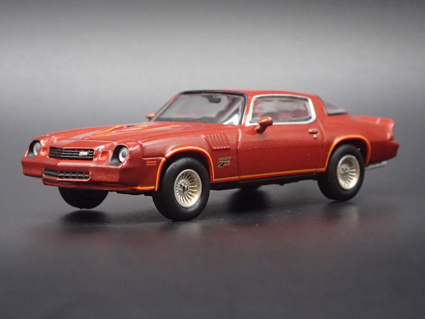 1978 78 CHEVY CHEVROLET CAMARO Z28 CARMINE 1:64 SCALE DIORAMA DIECAST MODEL CAR