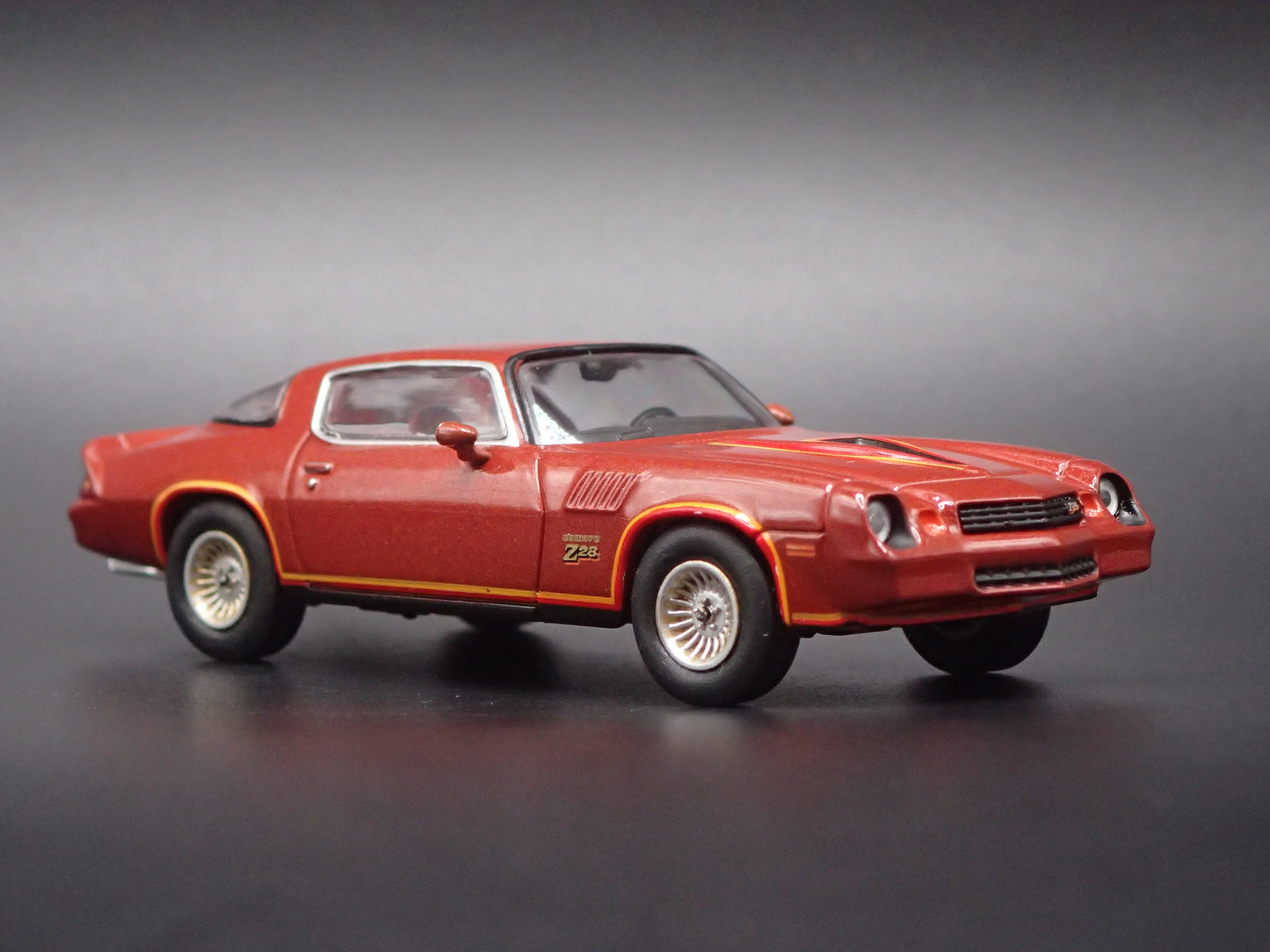 1978 78 CHEVY CHEVROLET CAMARO Z28 CARMINE 1:64 SCALE DIORAMA DIECAST MODEL CAR