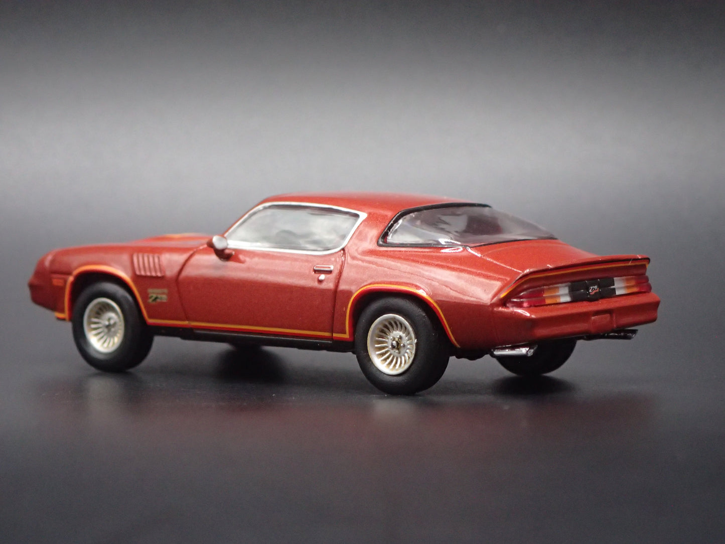 1978 78 CHEVY CHEVROLET CAMARO Z28 CARMINE 1:64 SCALE DIORAMA DIECAST MODEL CAR