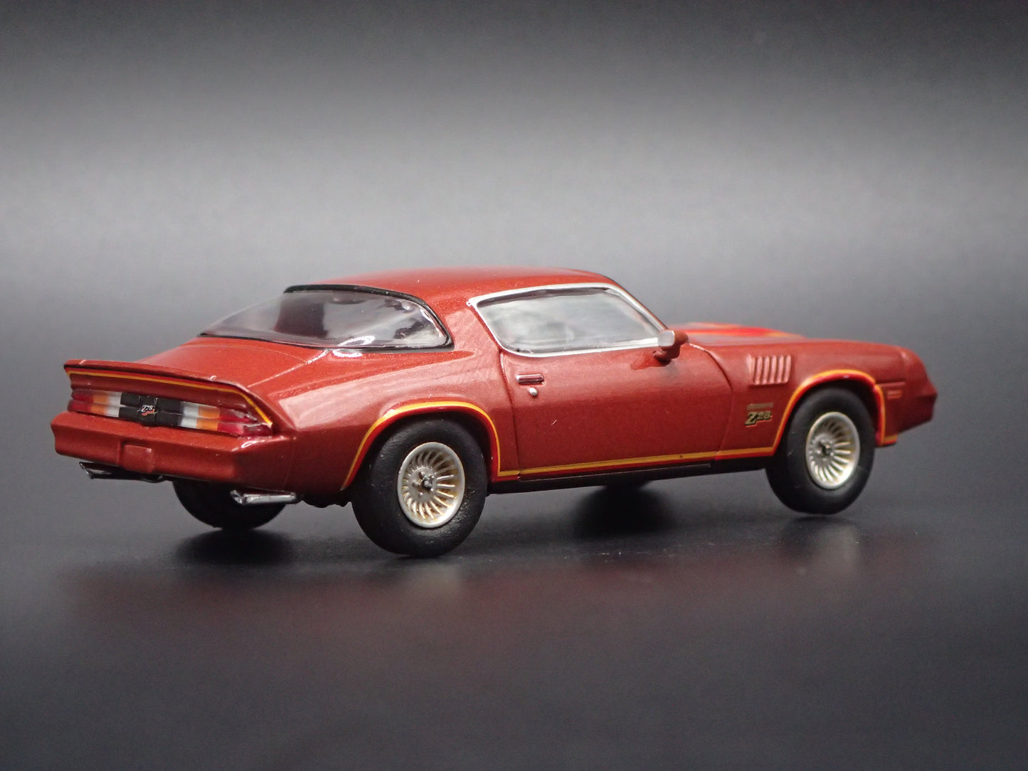 1978 78 CHEVY CHEVROLET CAMARO Z28 CARMINE 1:64 SCALE DIORAMA DIECAST MODEL CAR