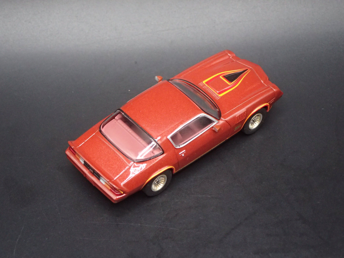 1978 78 CHEVY CHEVROLET CAMARO Z28 CARMINE 1:64 SCALE DIORAMA DIECAST MODEL CAR