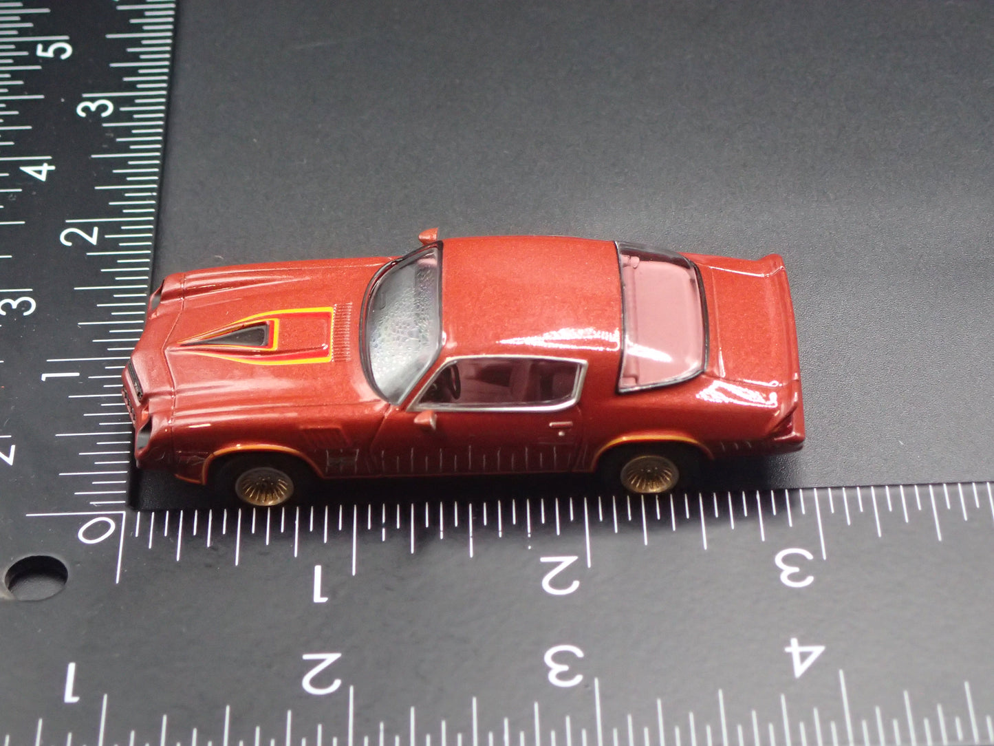 1978 78 CHEVY CHEVROLET CAMARO Z28 CARMINE 1:64 SCALE DIORAMA DIECAST MODEL CAR