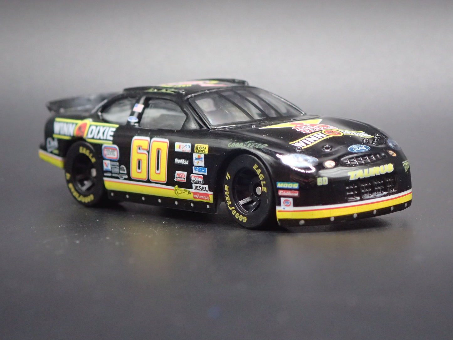 1999 99 FORD TAURUS 60 MARK MARTIN NASCAR 1/64 SCALE DIECAST MODEL CAR