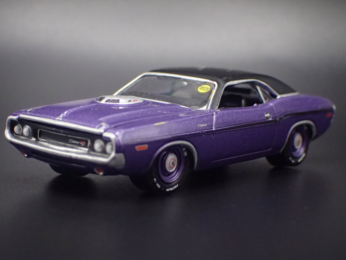 1970 70 DODGE CHALLENGER RT 1:64 SCALE COLLECTIBLE DIORAMA DIECAST MODEL CAR
