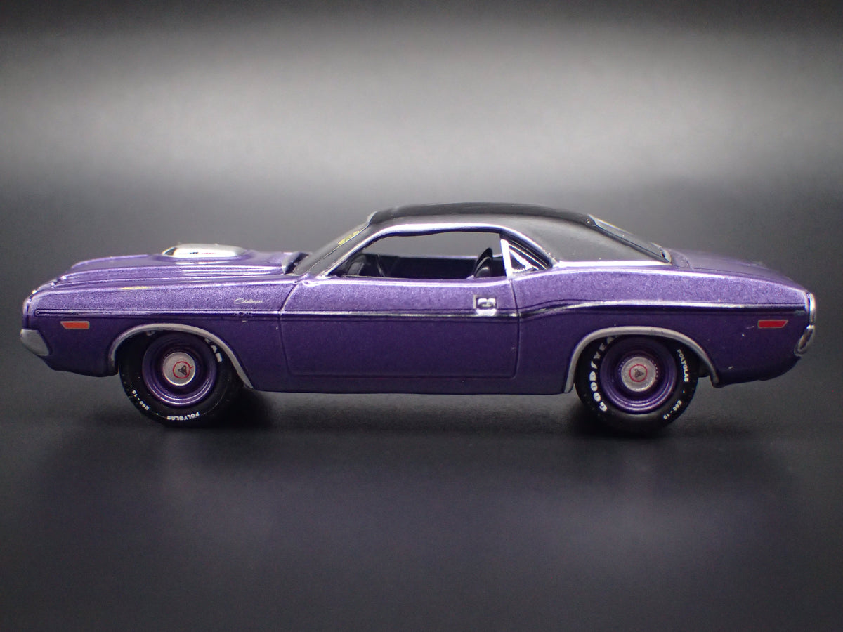 1970 70 DODGE CHALLENGER RT 1:64 SCALE COLLECTIBLE DIORAMA DIECAST MODEL CAR