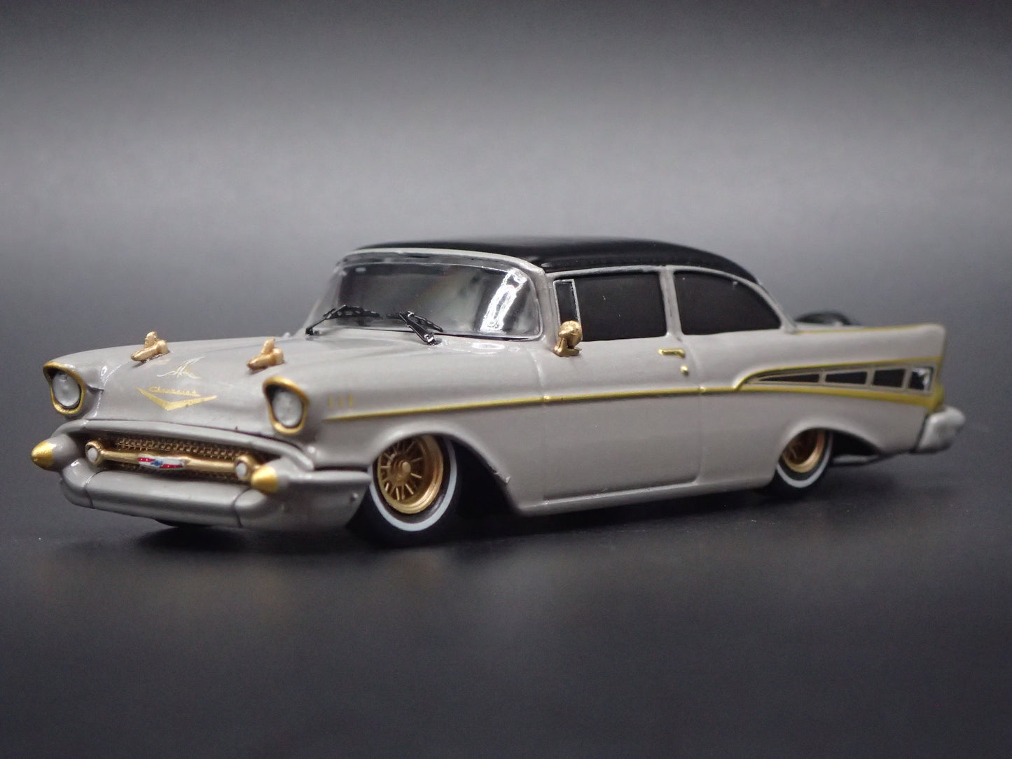 1957 57 CHEVY CHEVROLET BEL AIR LOWRIDER GRAY 1:64 SCALE DIECAST MODEL CAR