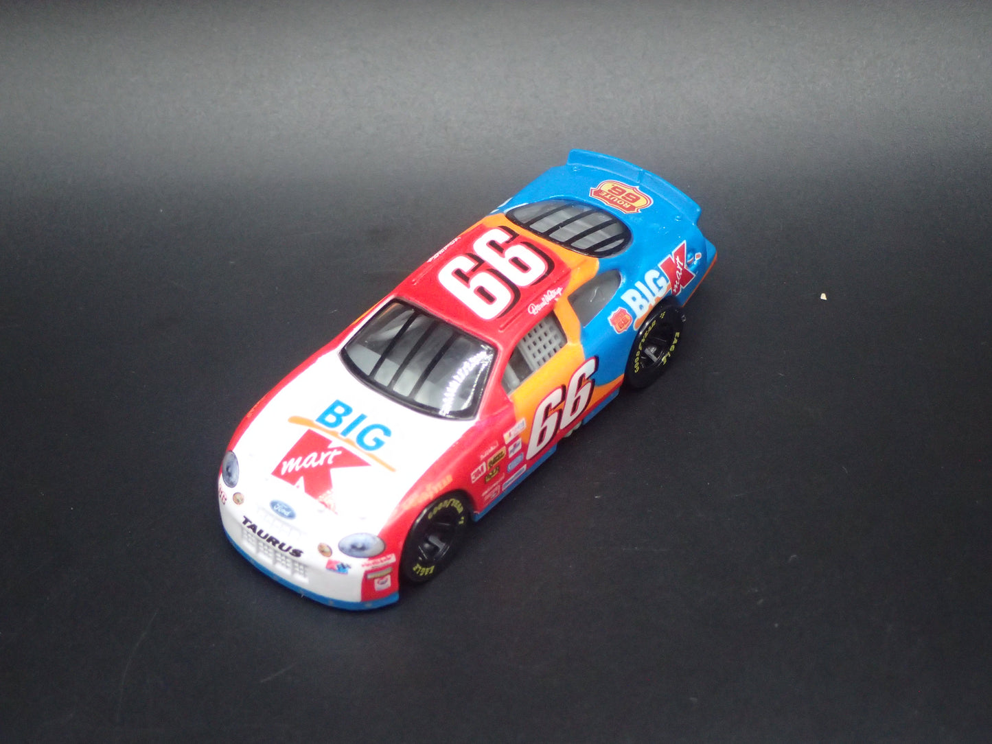 1999 99 FORD TAURUS 66 DARRELL WALTRIP NASCAR 1/64 SCALE DIECAST MODEL CAR