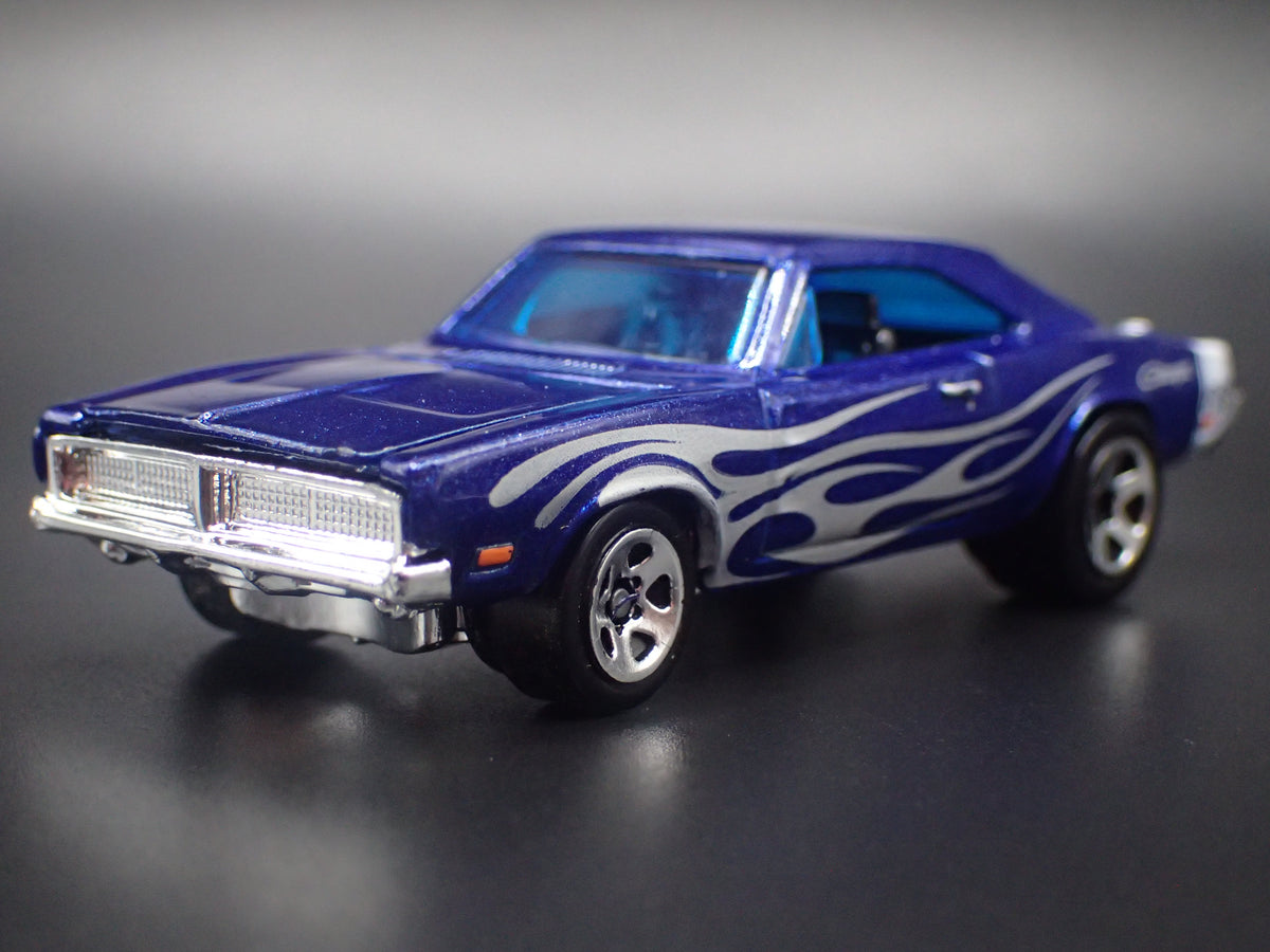 1969 69 DODGE CHARGER 500 BLUE 1:64 SCALE COLLECTIBLE DIORAMA DIECAST MODEL CAR