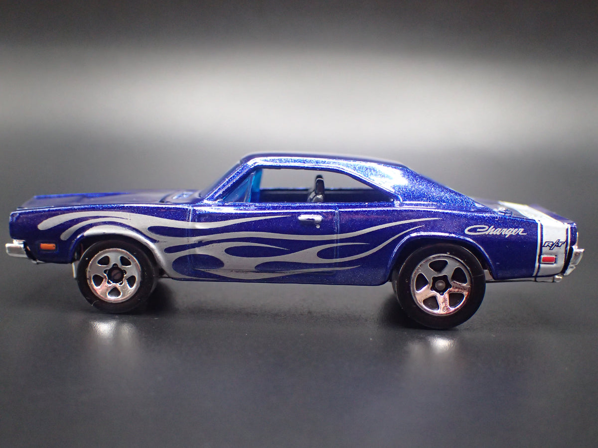 1969 69 DODGE CHARGER 500 BLUE 1:64 SCALE COLLECTIBLE DIORAMA DIECAST MODEL CAR