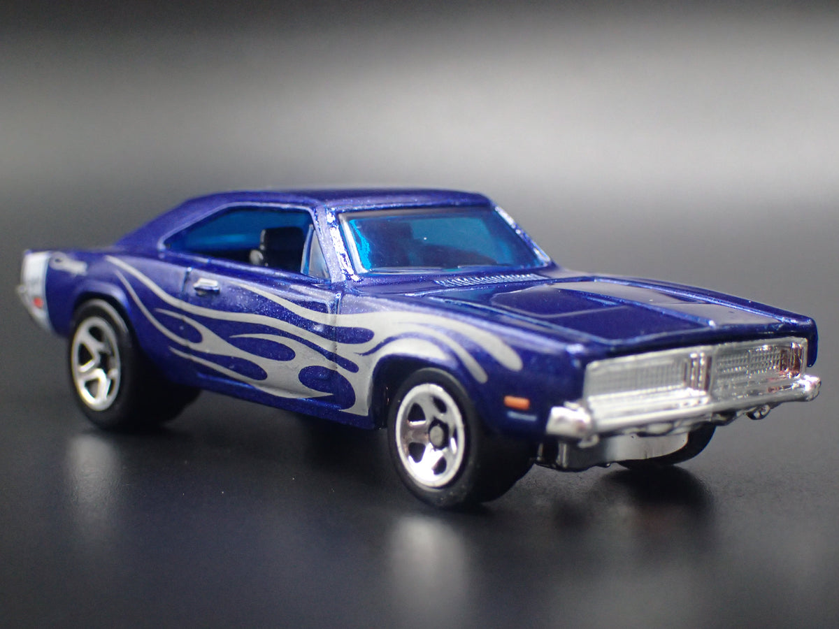 1969 69 DODGE CHARGER 500 BLUE 1:64 SCALE COLLECTIBLE DIORAMA DIECAST MODEL CAR