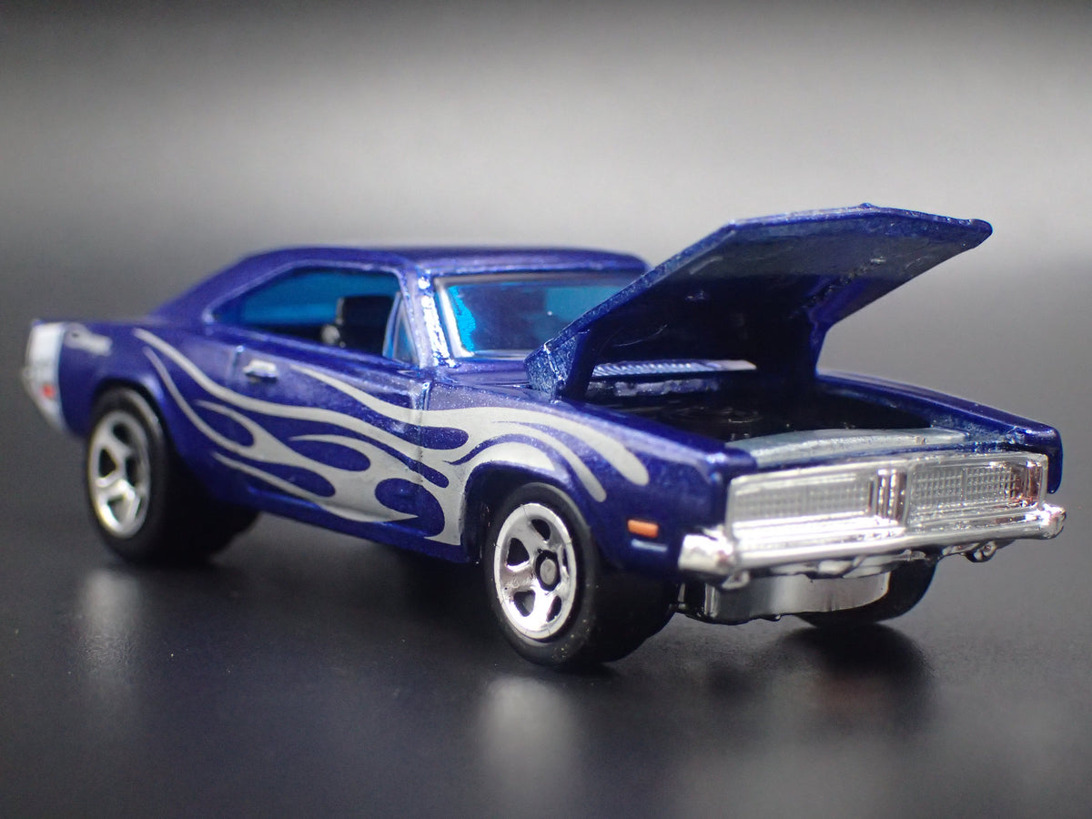 1969 69 DODGE CHARGER 500 BLUE 1:64 SCALE COLLECTIBLE DIORAMA DIECAST MODEL CAR