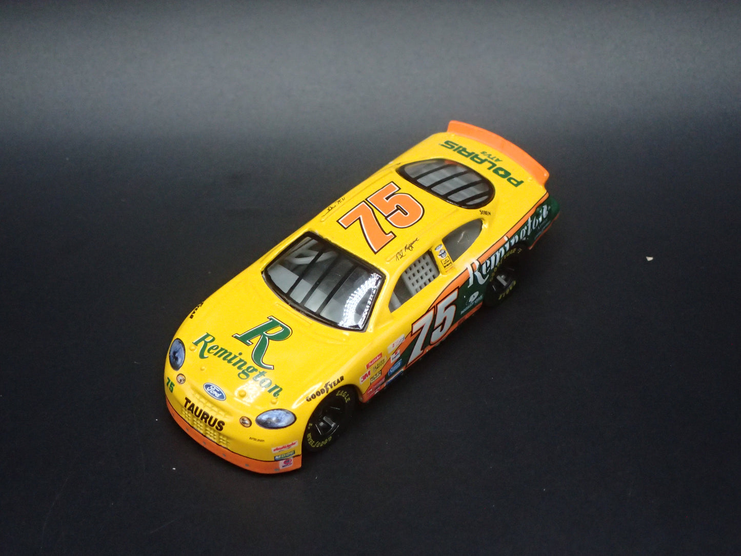 1999 99 FORD TAURUS 75 REMINGTON NASCAR 1/64 SCALE DIECAST MODEL CAR