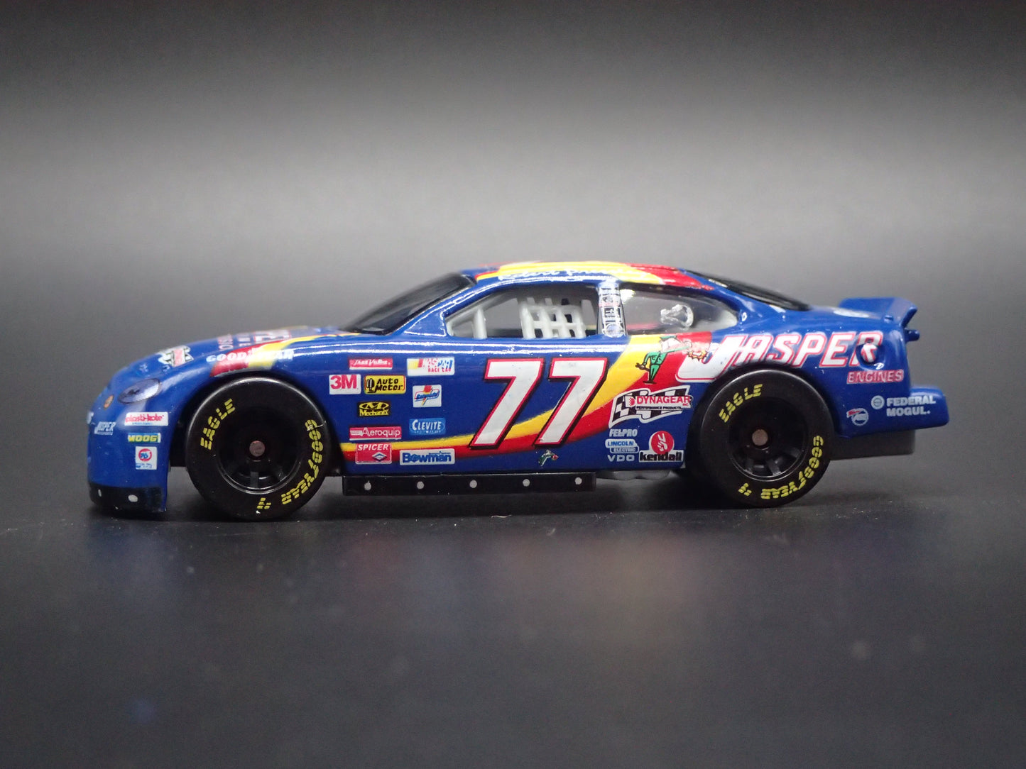 1999 99 FORD TAURUS 77 ROBERT PRESSLEY NASCAR 1/64 SCALE DIECAST MODEL CAR