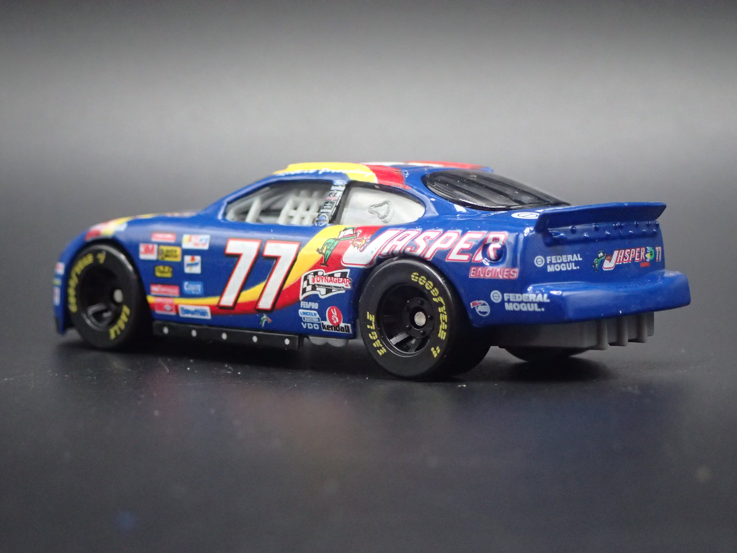 1999 99 FORD TAURUS 77 ROBERT PRESSLEY NASCAR 1/64 SCALE DIECAST MODEL CAR