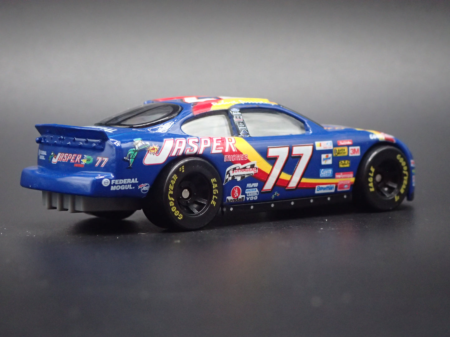 1999 99 FORD TAURUS 77 ROBERT PRESSLEY NASCAR 1/64 SCALE DIECAST MODEL CAR