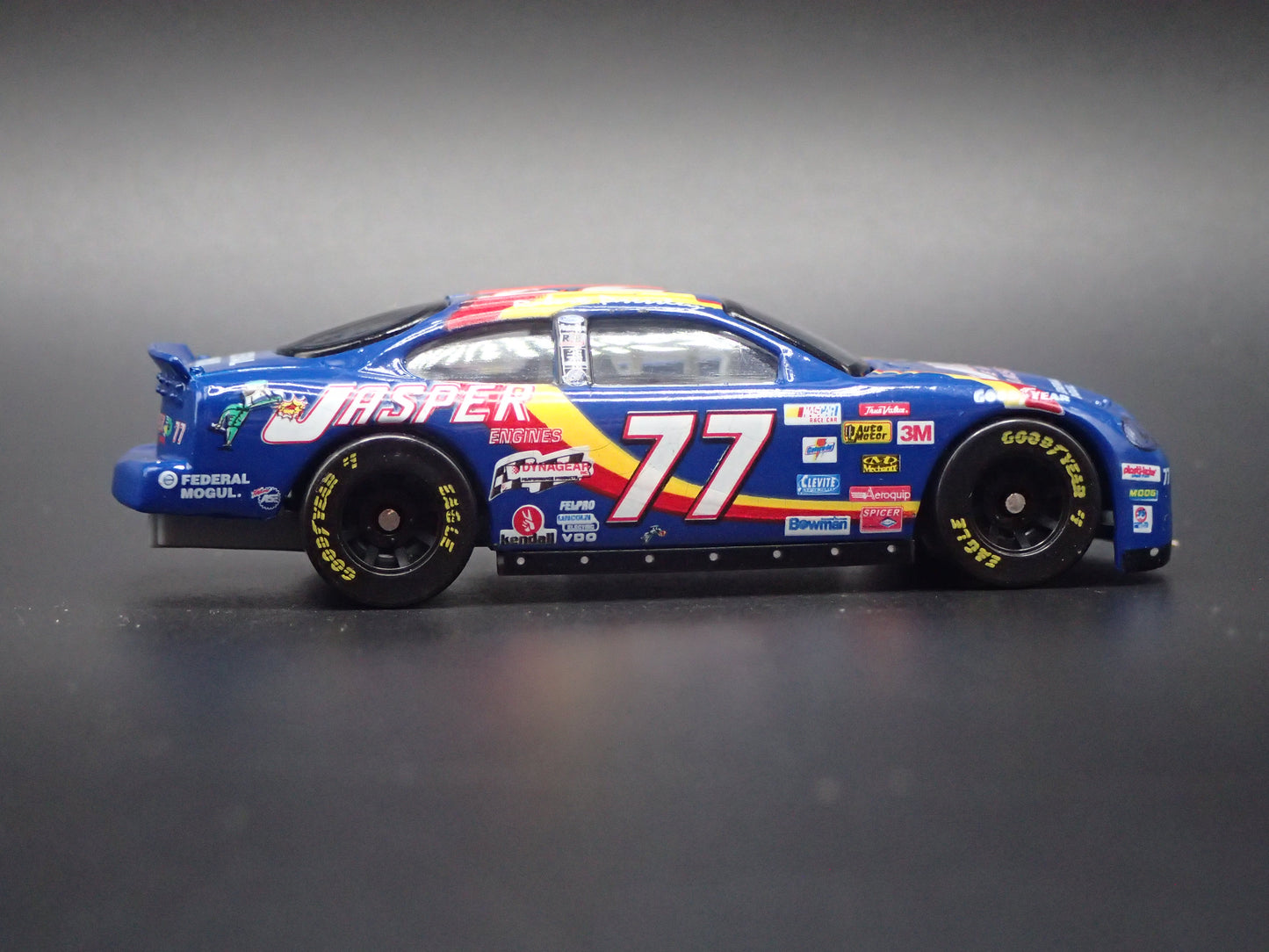 1999 99 FORD TAURUS 77 ROBERT PRESSLEY NASCAR 1/64 SCALE DIECAST MODEL CAR