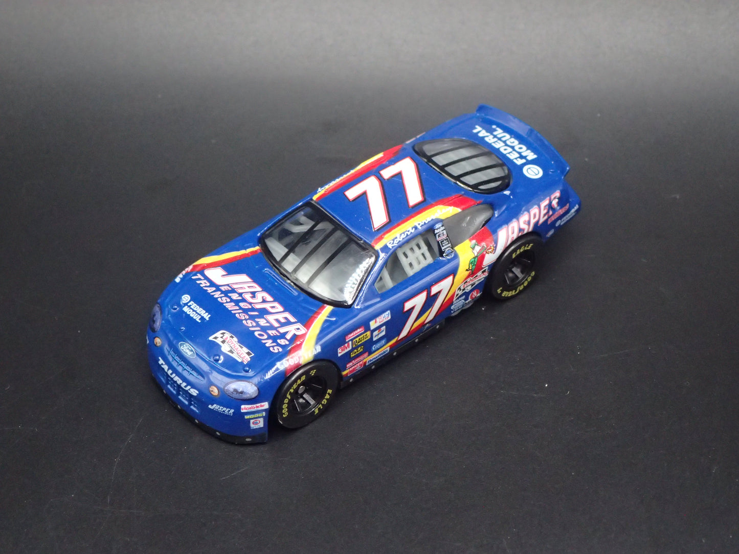 1999 99 FORD TAURUS 77 ROBERT PRESSLEY NASCAR 1/64 SCALE DIECAST MODEL CAR