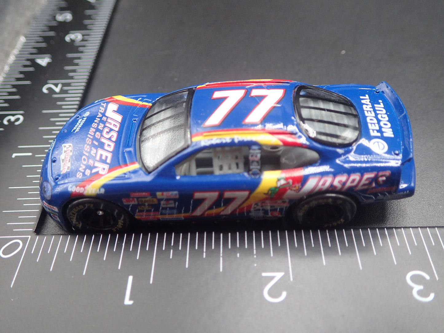 1999 99 FORD TAURUS 77 ROBERT PRESSLEY NASCAR 1/64 SCALE DIECAST MODEL CAR