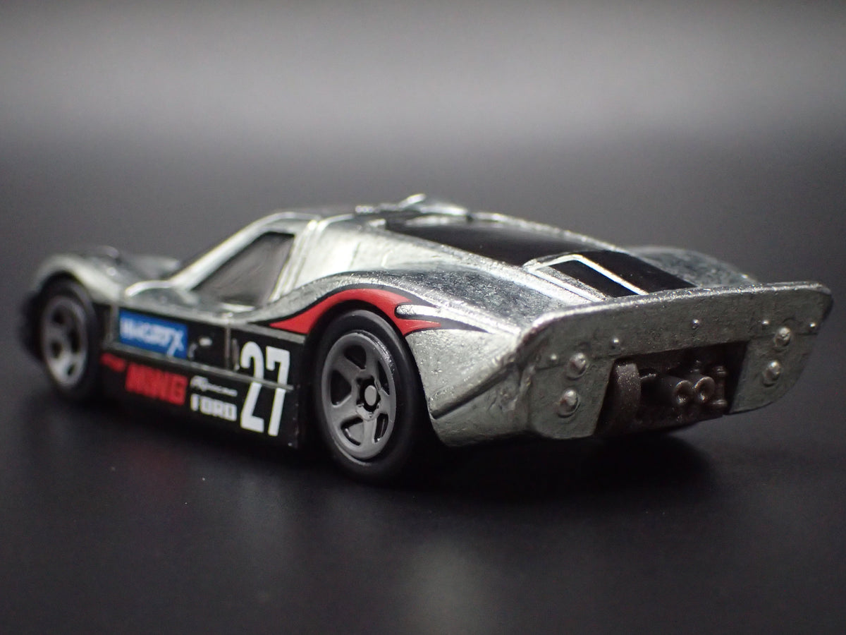 1967 67 FORD GT40 MK.IV SILVER 1:64 SCALE COLLECTIBLE DIORAMA DIECAST MODEL CAR