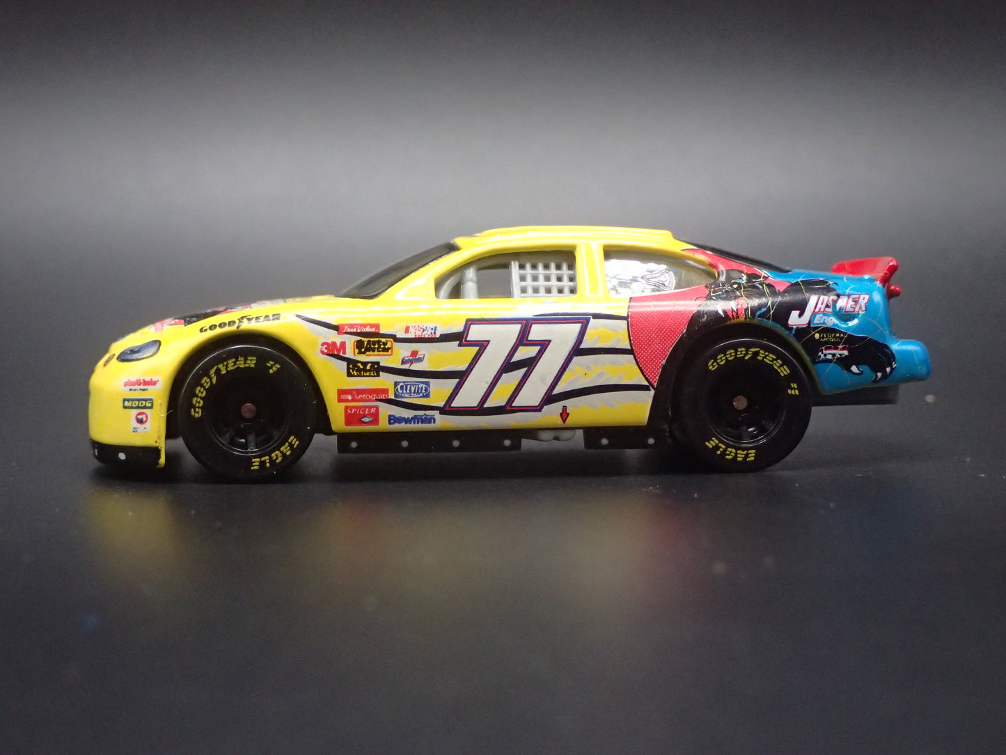 1999 99 FORD TAURUS 77 ROBERT PRESSLEY NASCAR 1/64 SCALE DIECAST MODEL CAR