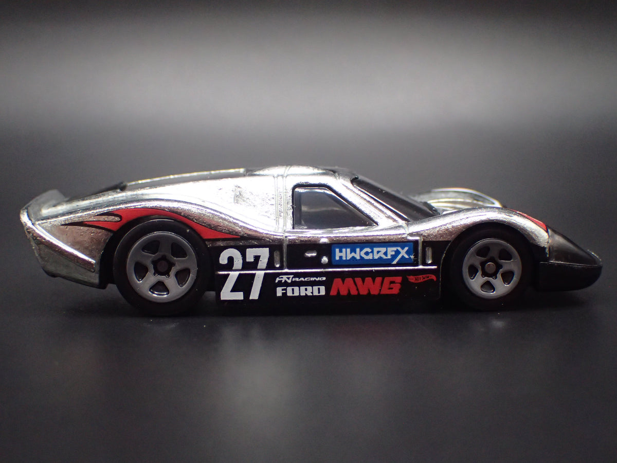 1967 67 FORD GT40 MK.IV SILVER 1:64 SCALE COLLECTIBLE DIORAMA DIECAST MODEL CAR