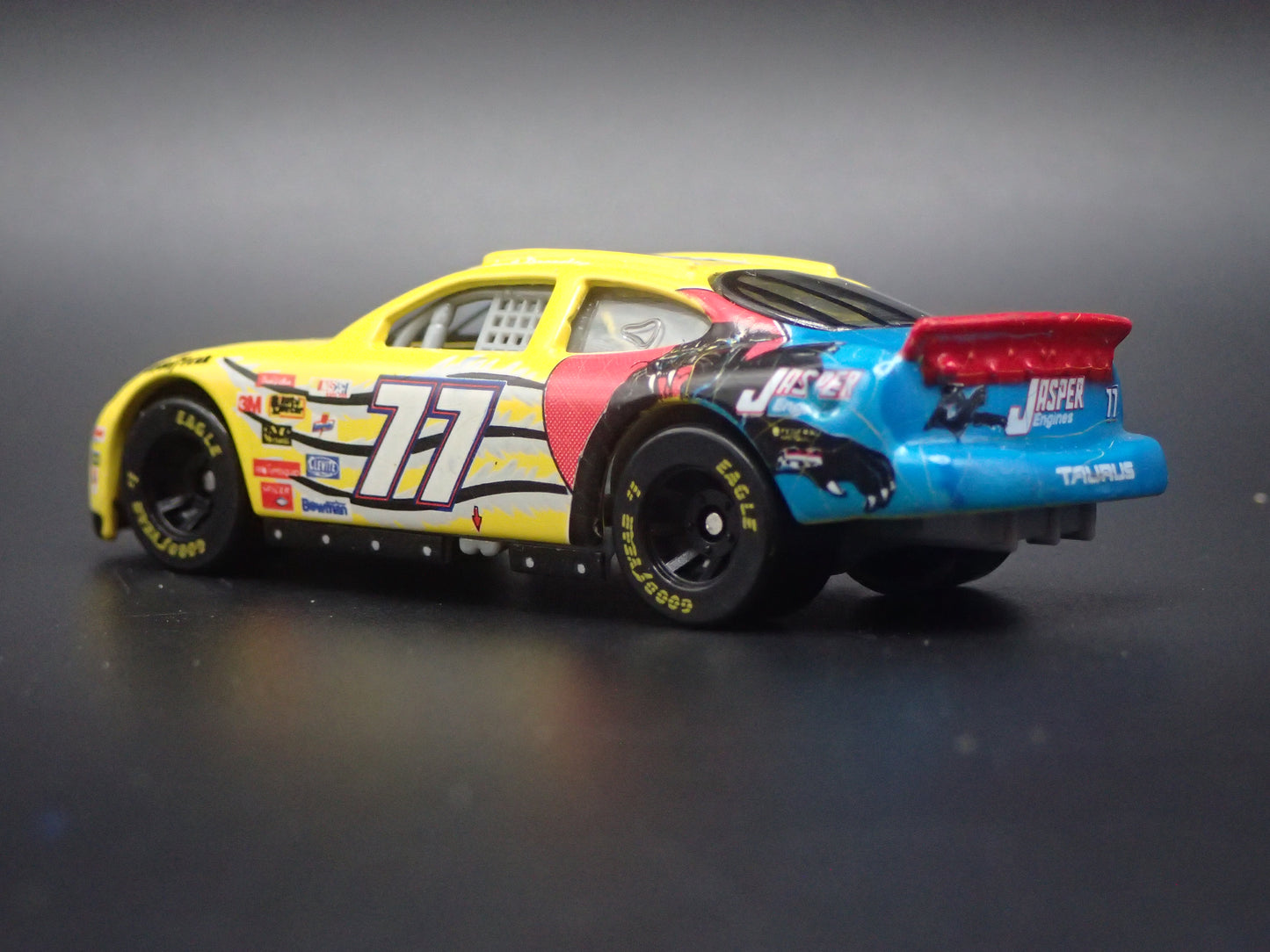 1999 99 FORD TAURUS 77 ROBERT PRESSLEY NASCAR 1/64 SCALE DIECAST MODEL CAR