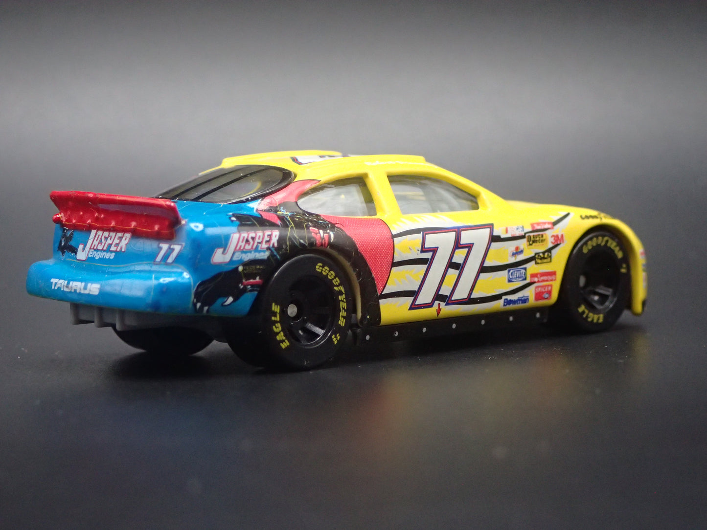 1999 99 FORD TAURUS 77 ROBERT PRESSLEY NASCAR 1/64 SCALE DIECAST MODEL CAR