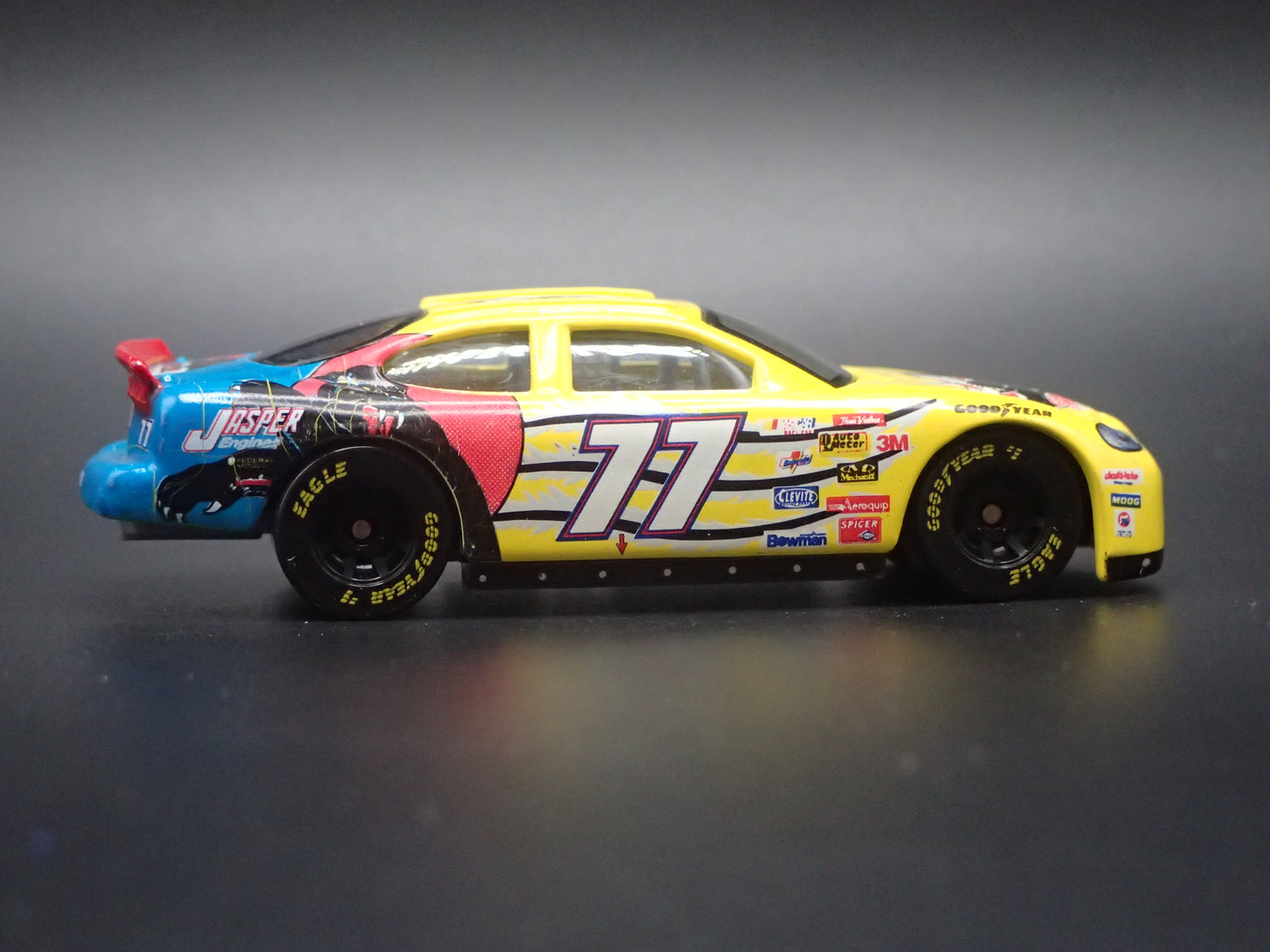 1999 99 FORD TAURUS 77 ROBERT PRESSLEY NASCAR 1/64 SCALE DIECAST MODEL CAR