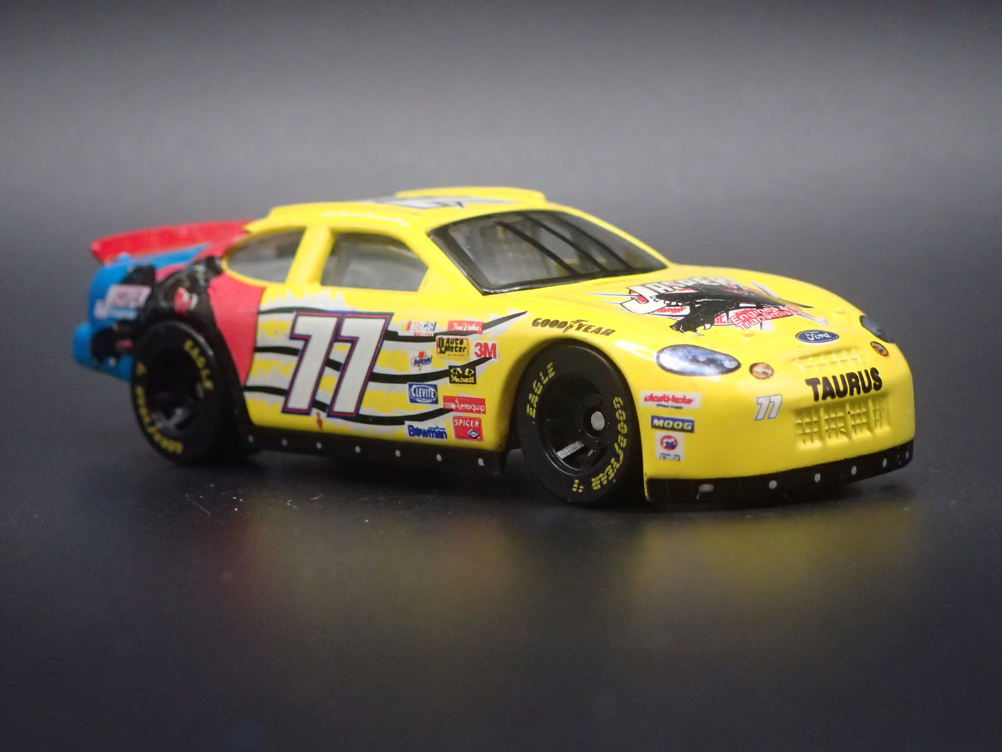 1999 99 FORD TAURUS 77 ROBERT PRESSLEY NASCAR 1/64 SCALE DIECAST MODEL CAR
