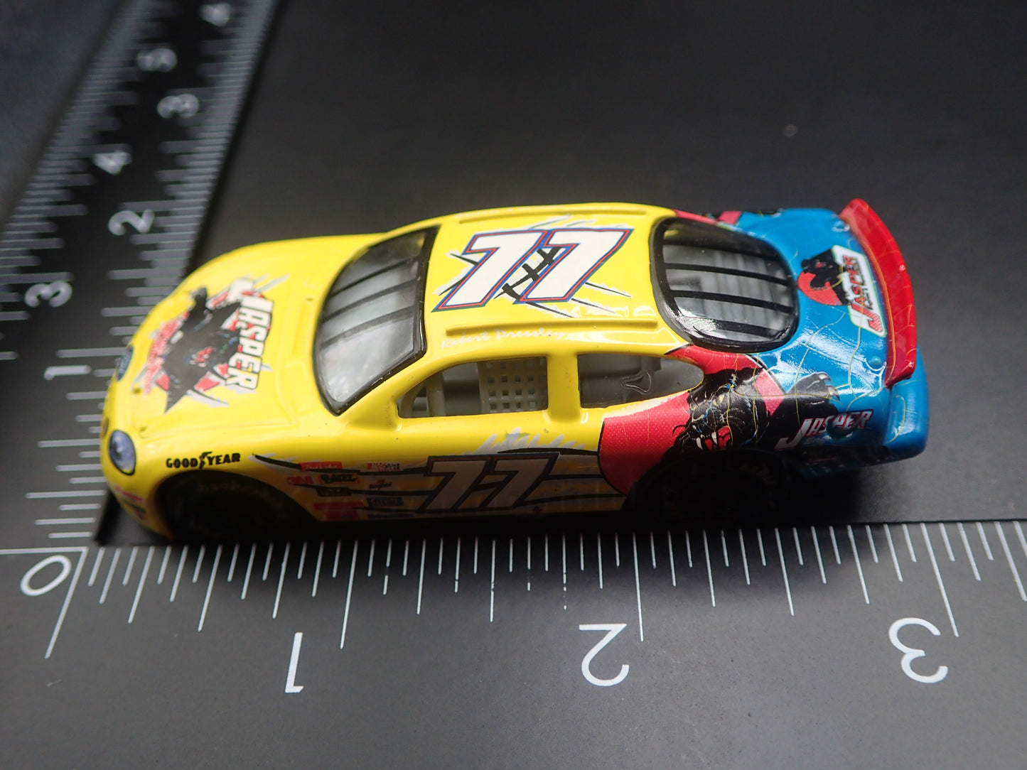 1999 99 FORD TAURUS 77 ROBERT PRESSLEY NASCAR 1/64 SCALE DIECAST MODEL CAR