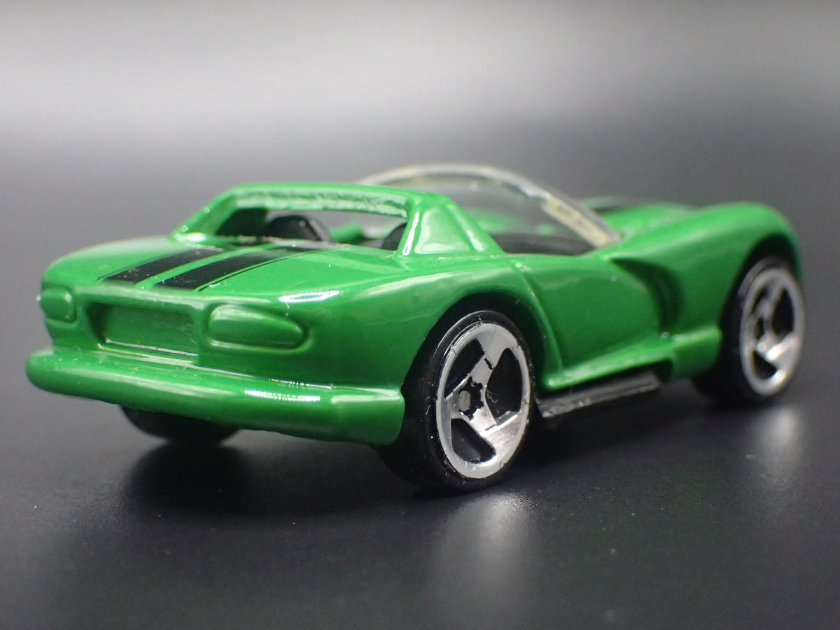 1992-1996 DODGE VIPER RT/10 GREEN 1/64 SCALE COLLECTIBLE DIECAST MODEL CAR