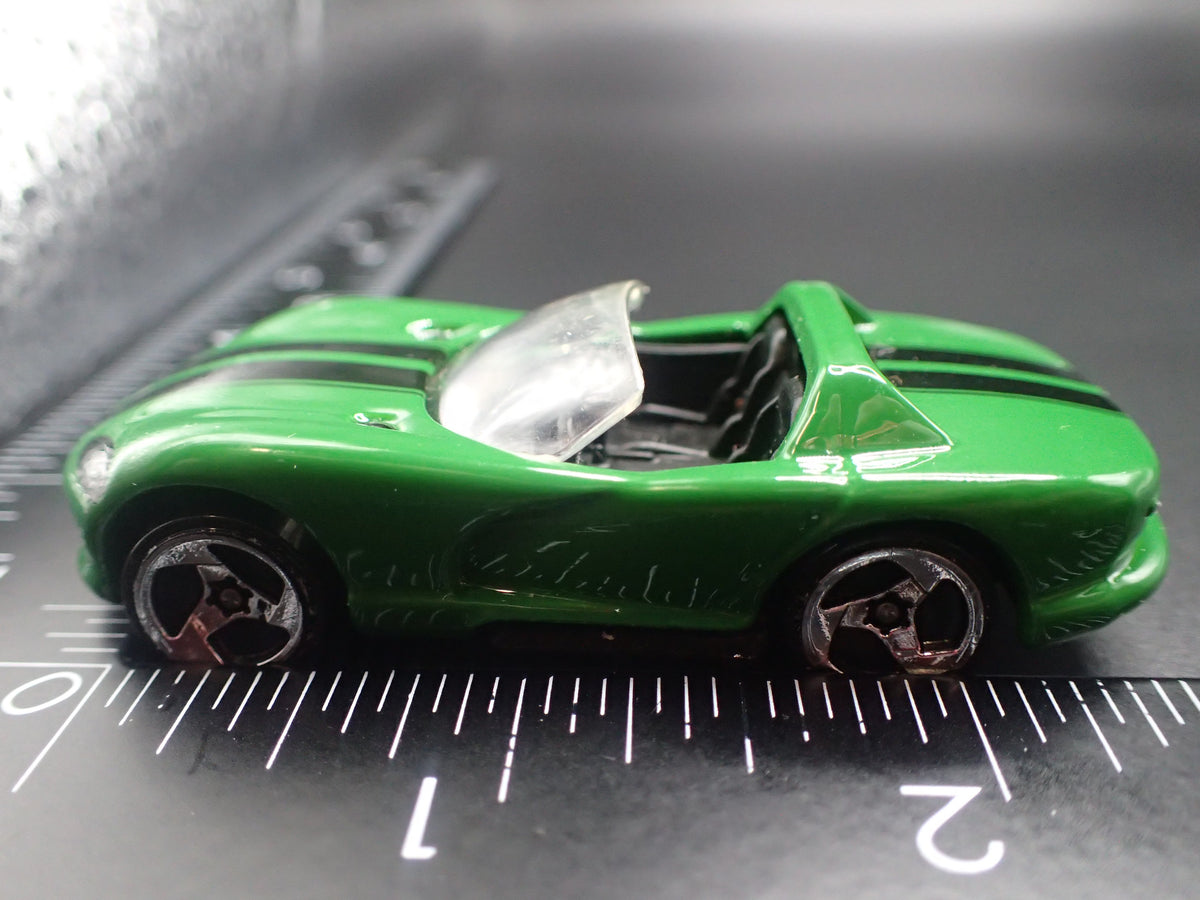 1992-1996 DODGE VIPER RT/10 GREEN 1/64 SCALE COLLECTIBLE DIECAST MODEL CAR