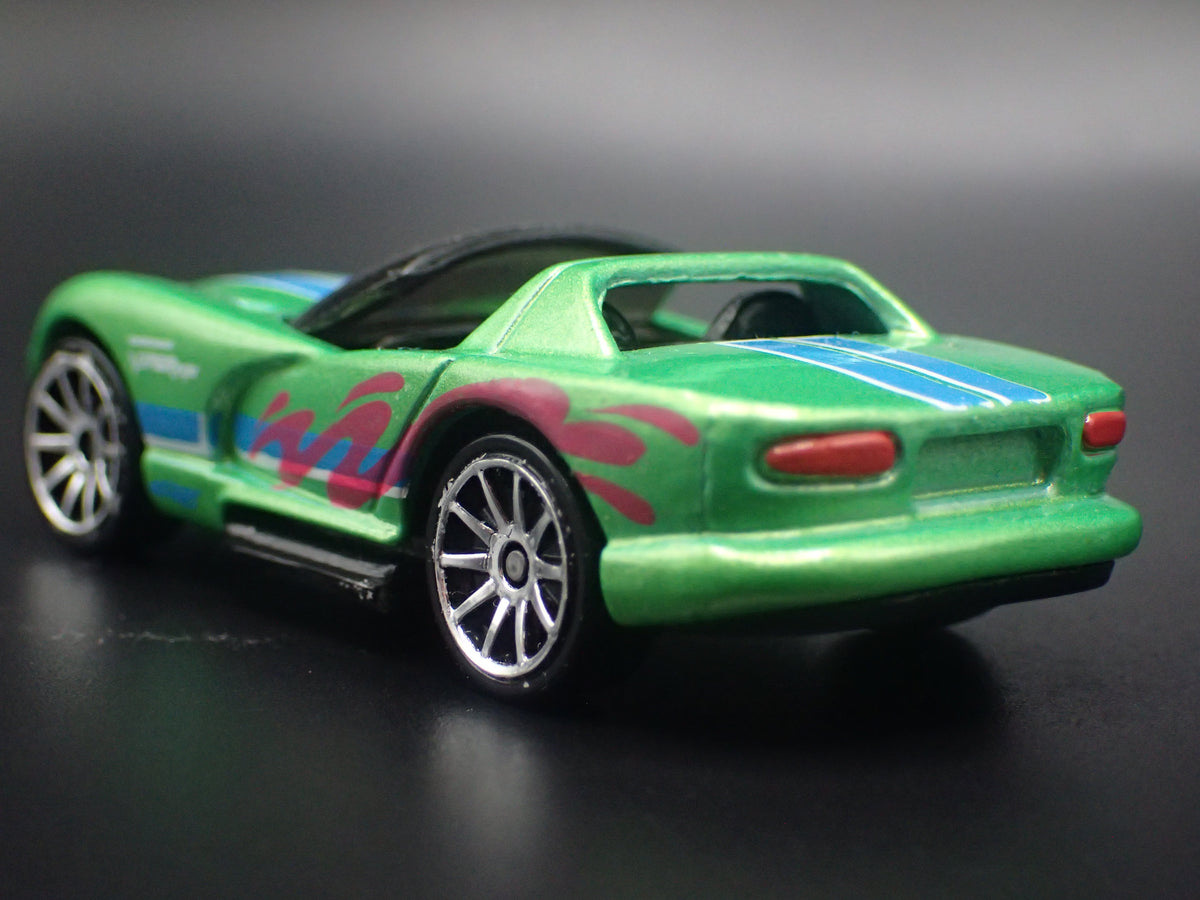 1992-1996 DODGE VIPER RT/10 GREEN 1/64 SCALE COLLECTIBLE DIECAST MODEL CAR