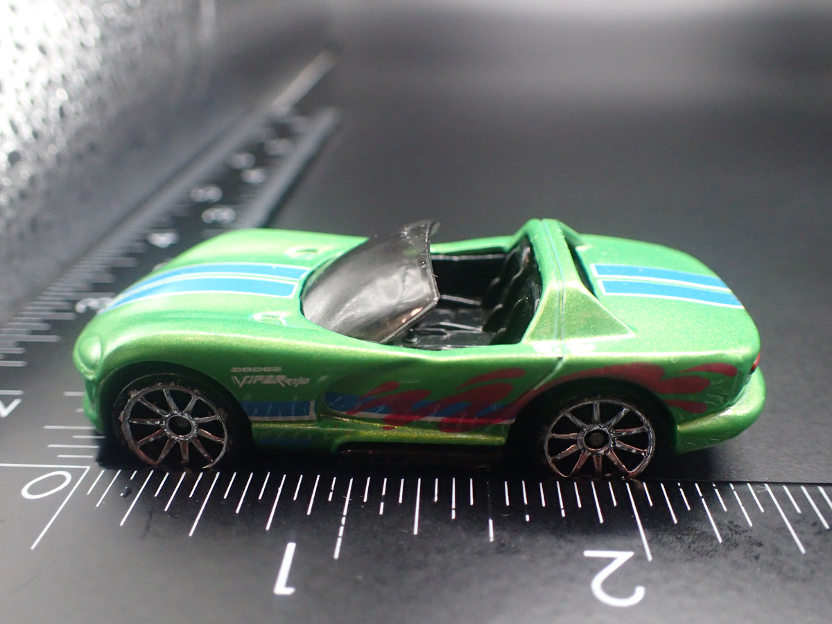 1992-1996 DODGE VIPER RT/10 GREEN 1/64 SCALE COLLECTIBLE DIECAST MODEL CAR