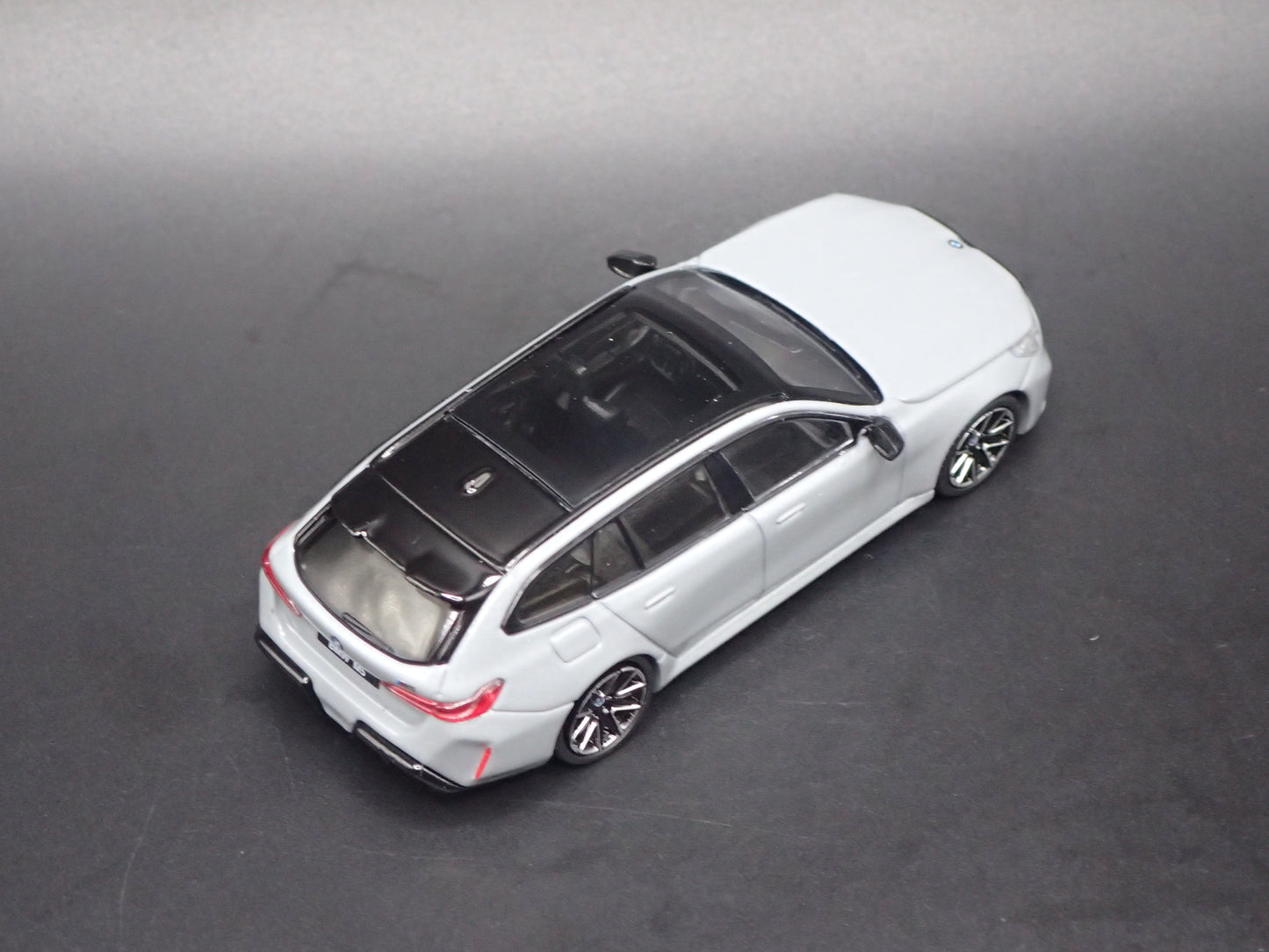 BMW M5 TOURING STATION WAGON GRAY 1/64 SCALE DIORAMA DIECAST MODEL CAR