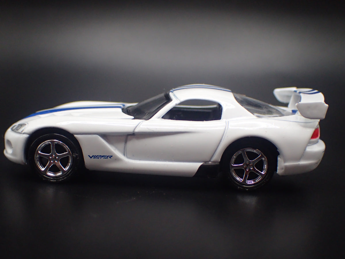 2008-2010 DODGE VIPER SRT10 WHITE 1/64 SCALE COLLECTIBLE DIORAMA DIECAST MODEL CAR