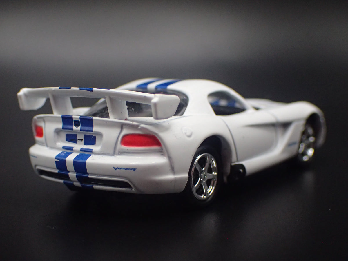 2008-2010 DODGE VIPER SRT10 WHITE 1/64 SCALE COLLECTIBLE DIORAMA DIECAST MODEL CAR