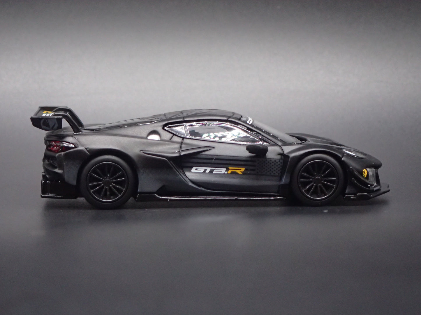 CHEVY CHEVROLET CORVETTE Z06 GT3R BLACK 1:64 SCALE DIECAST MODEL CAR
