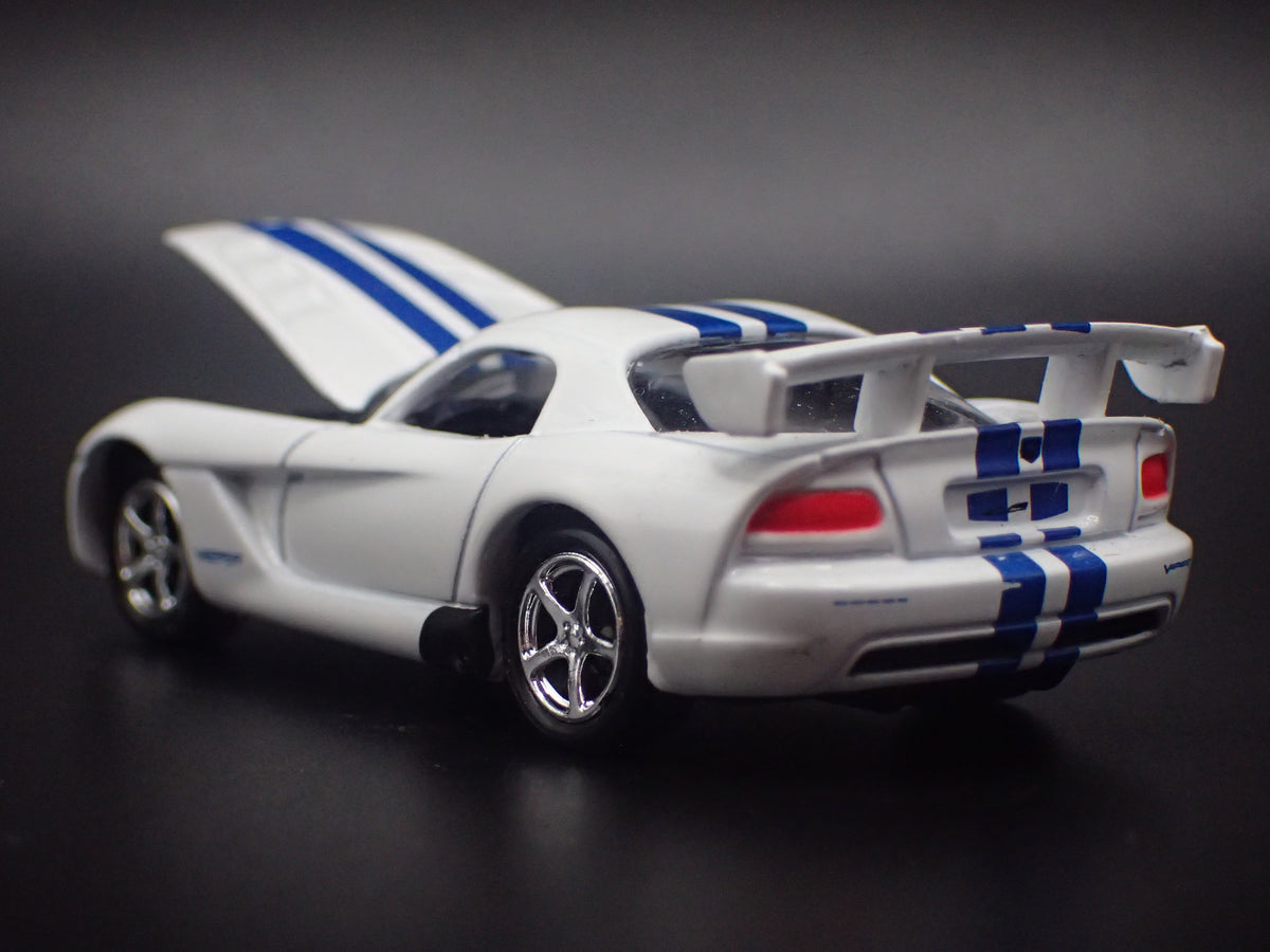 2008-2010 DODGE VIPER SRT10 WHITE 1/64 SCALE COLLECTIBLE DIORAMA DIECAST MODEL CAR