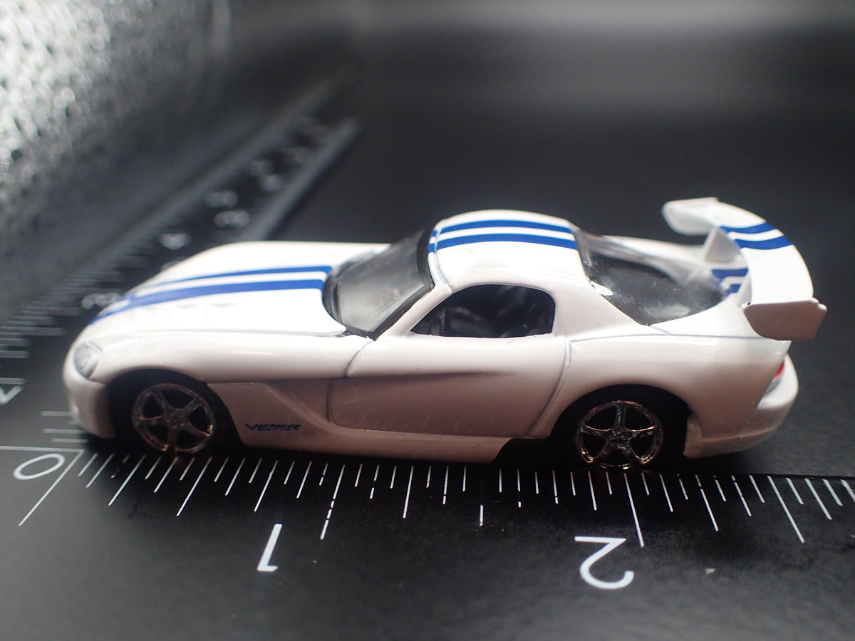 2008-2010 DODGE VIPER SRT10 WHITE 1/64 SCALE COLLECTIBLE DIORAMA DIECAST MODEL CAR