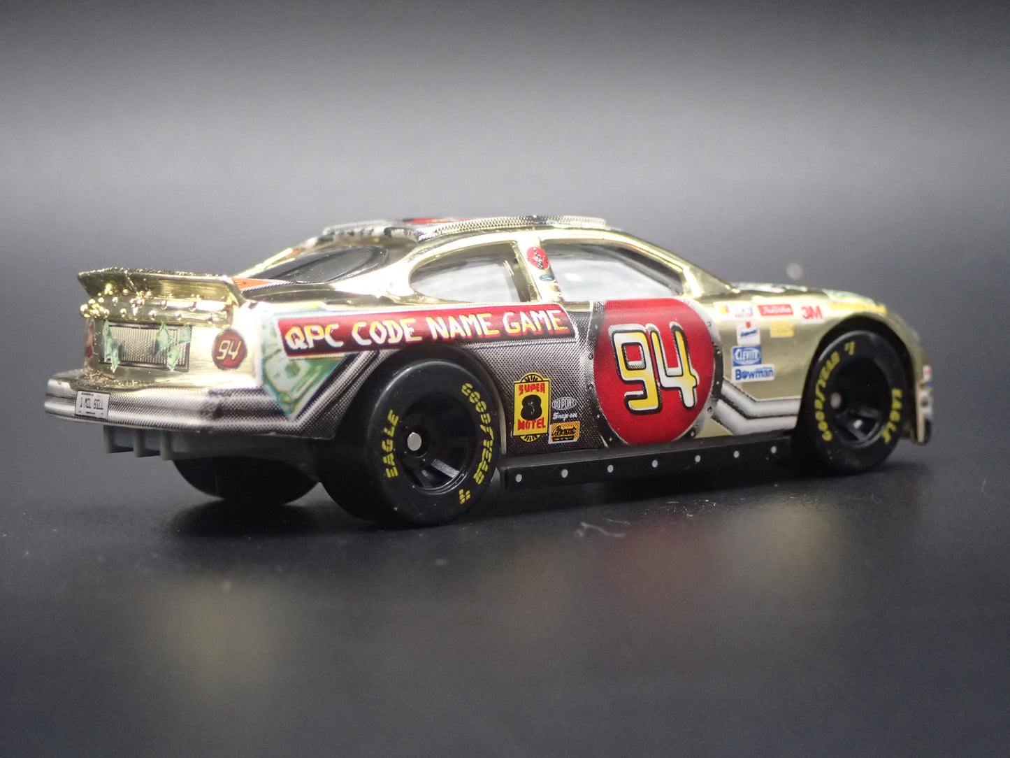 1999 99 FORD TAURUS 94 BILL ELLIOTT GOLD NASCAR 1/64 SCALE DIECAST MODEL CAR