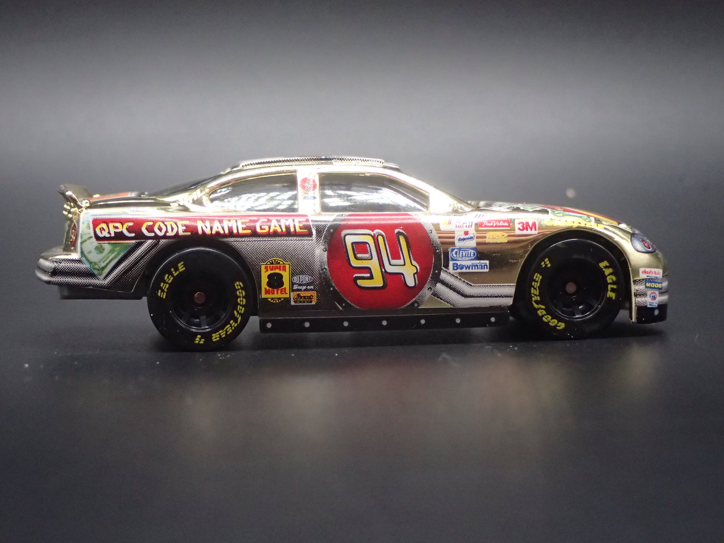 1999 99 FORD TAURUS 94 BILL ELLIOTT GOLD NASCAR 1/64 SCALE DIECAST MODEL CAR