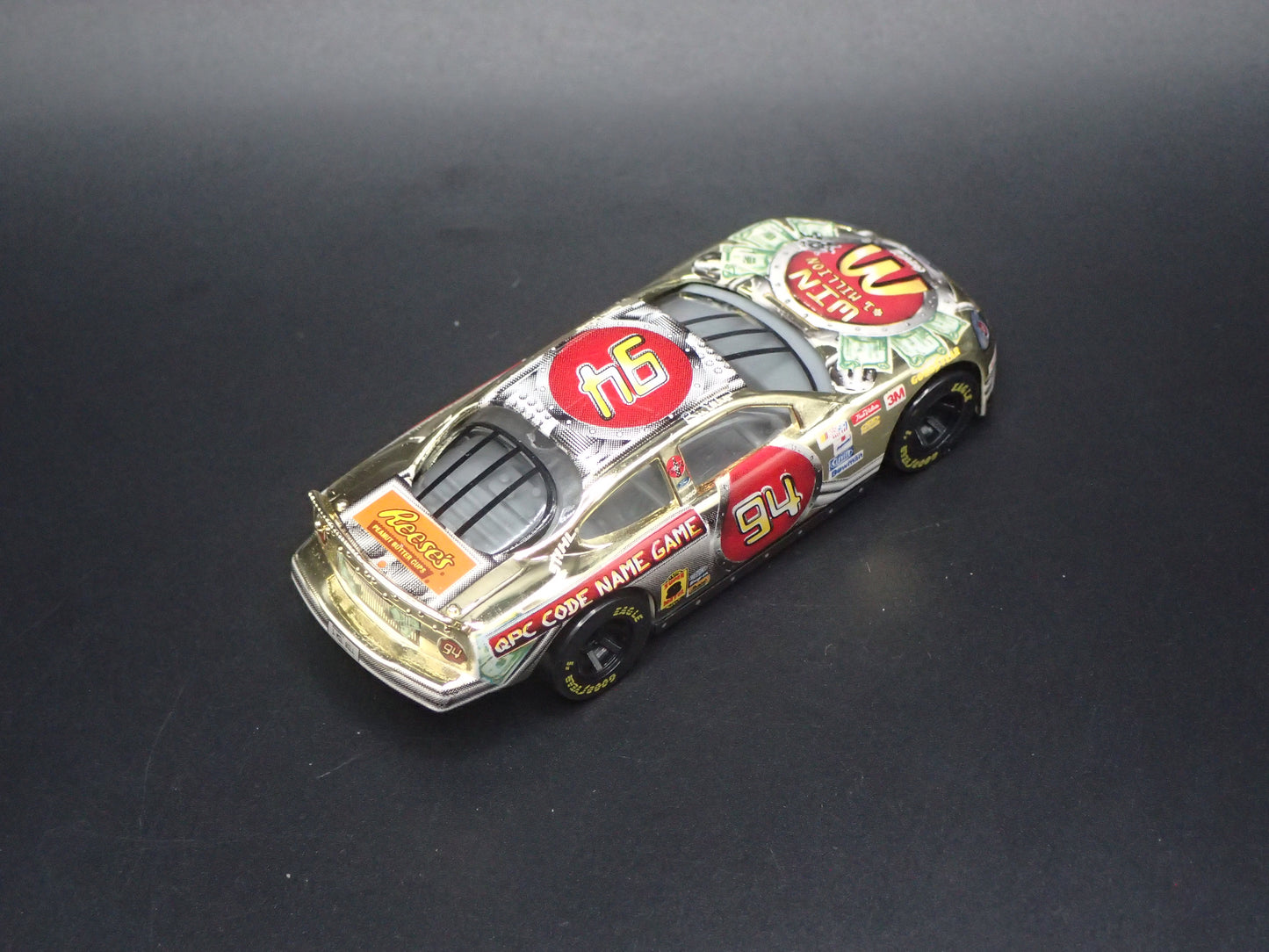 1999 99 FORD TAURUS 94 BILL ELLIOTT GOLD NASCAR 1/64 SCALE DIECAST MODEL CAR