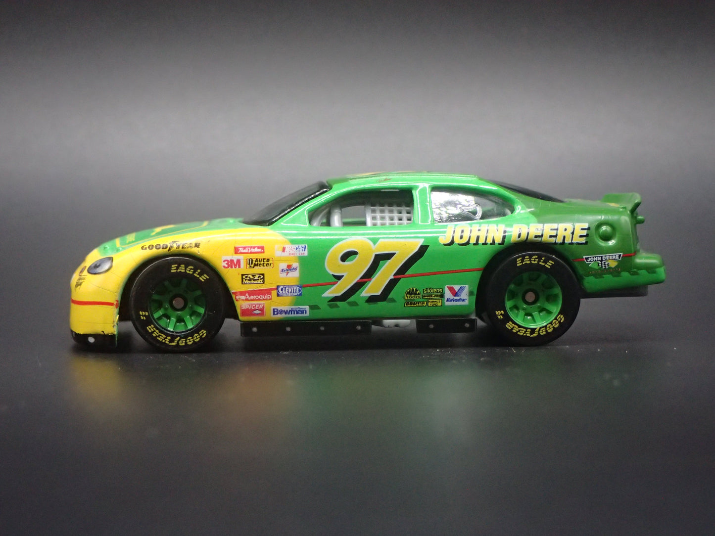 1999 99 FORD TAURUS 97 CHAD LITTLE NASCAR 1/64 SCALE DIECAST MODEL CAR