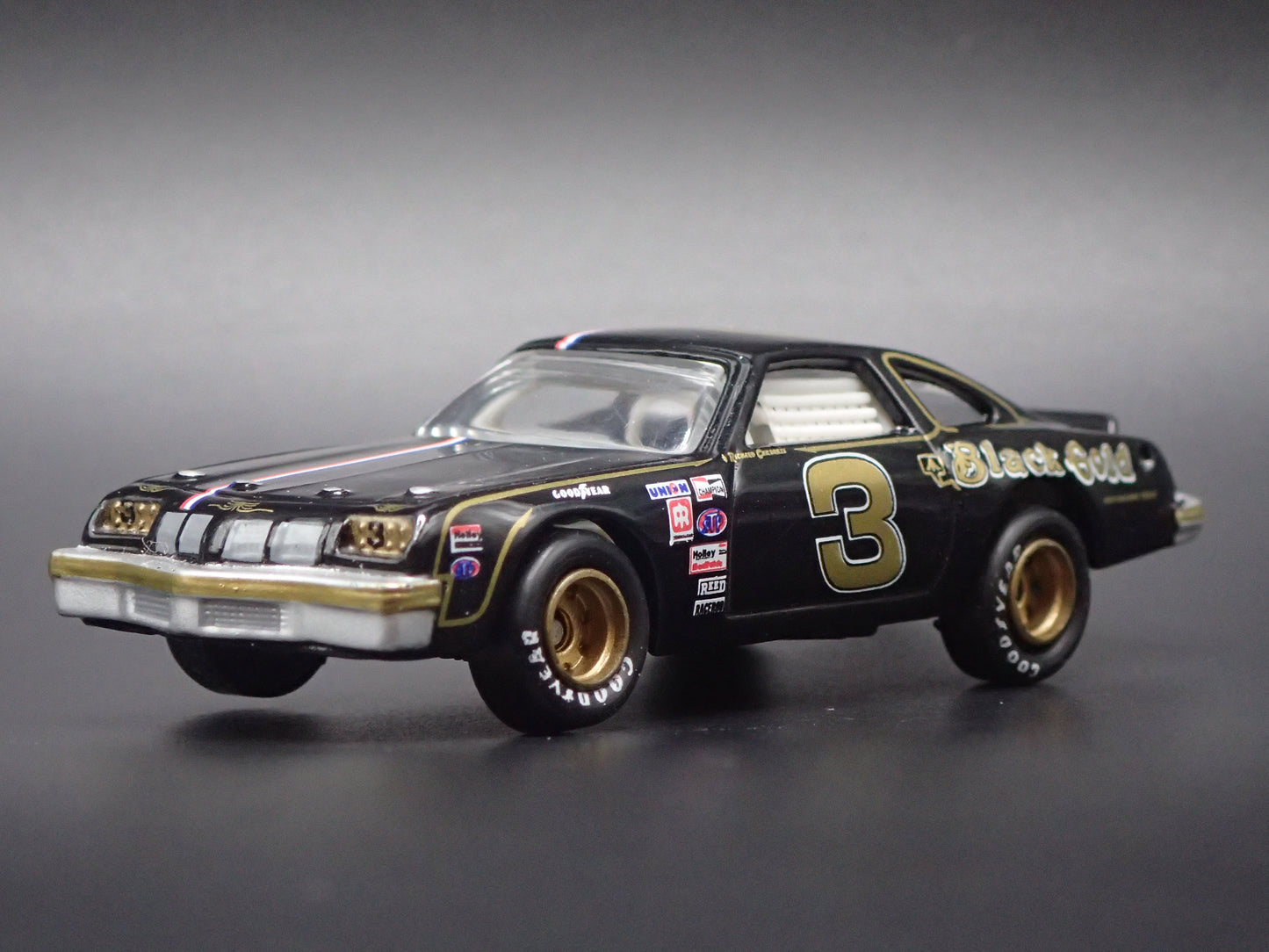 1980 80 OLDS OLDSMOBILE NASCAR RICHARD CHILDRESS 1:64 SCALE DIECAST MODEL CAR