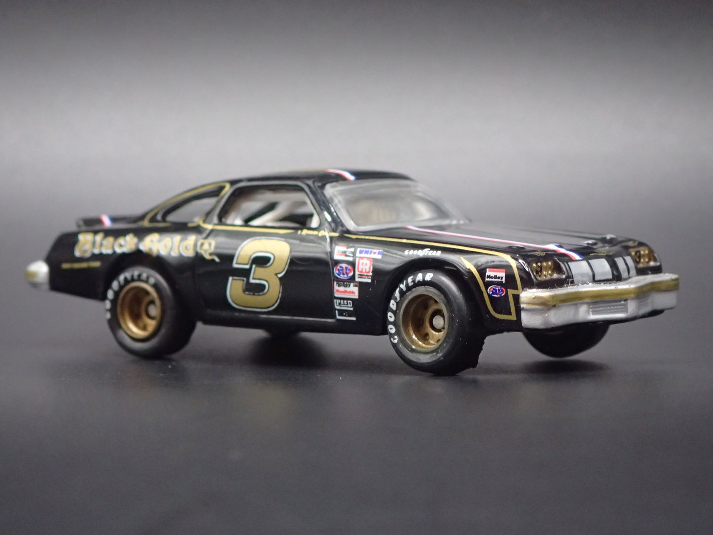 1980 80 OLDS OLDSMOBILE NASCAR RICHARD CHILDRESS 1:64 SCALE DIECAST MODEL CAR