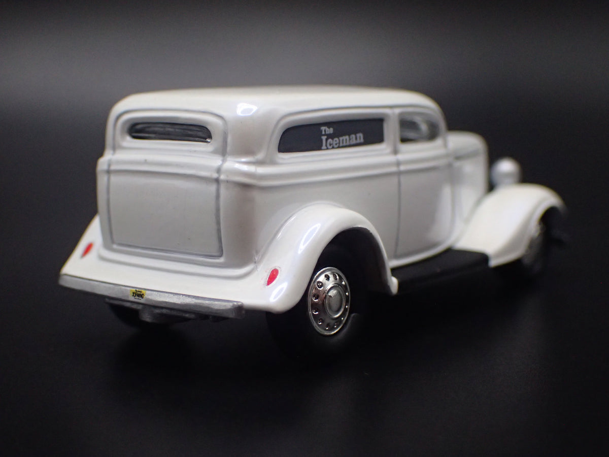 1933 33 FORD PANEL DELIVERY 1:64 SCALE COLLECTIBLE DIORAMA DIECAST MODEL CAR