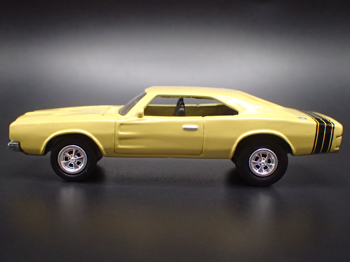 1968 68 DODGE CHARGER YELLOW 1:64 SCALE COLLECTIBLE DIECAST MODEL CAR