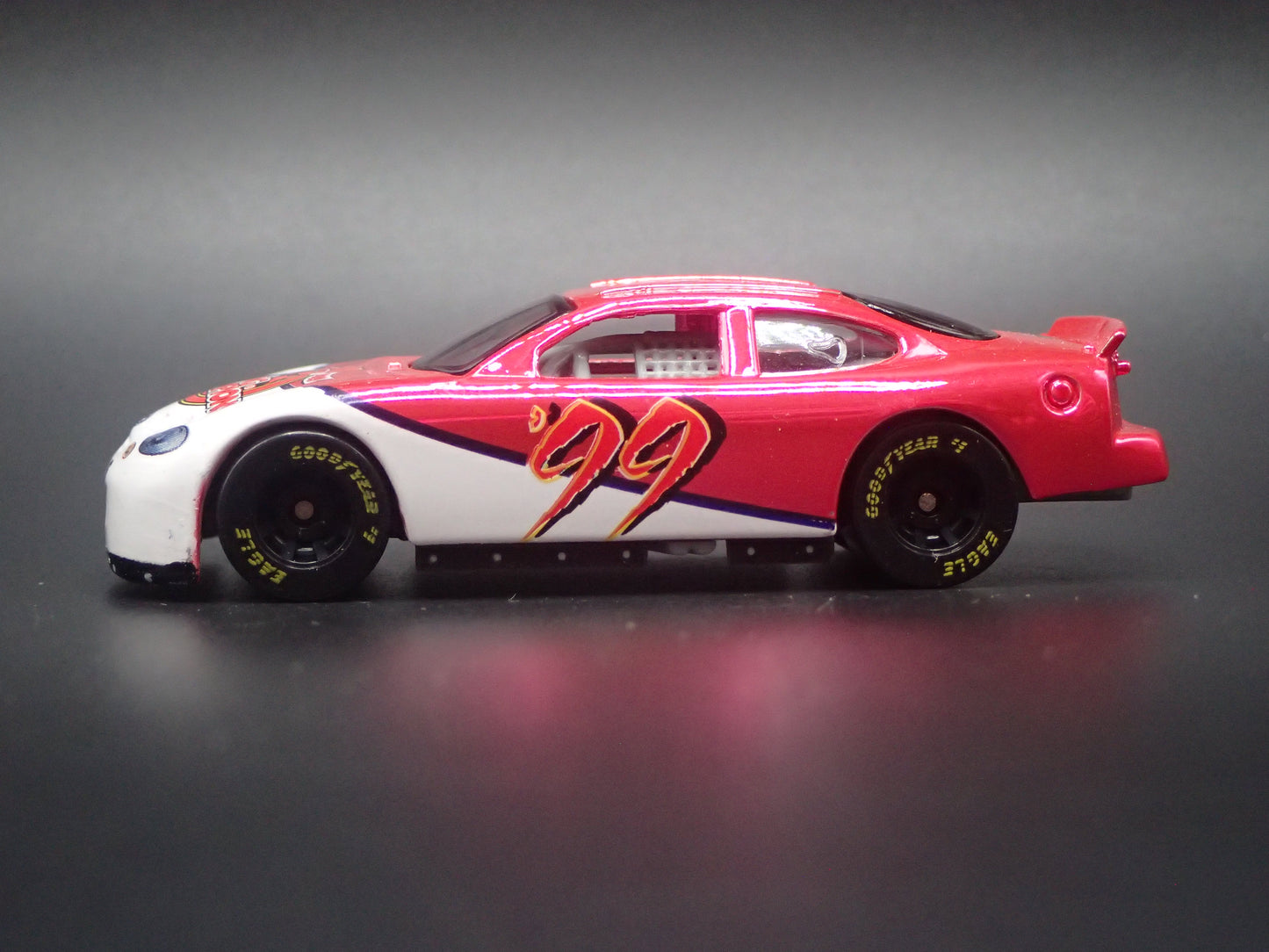 1999 99 FORD TAURUS 99 10TH PINK CHROME NASCAR 1/64 SCALE DIECAST MODEL CAR